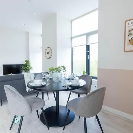 Leeds Haven Niche 1 2 Bedroom With Cityscape Views By Belvilla Leeds (West Yorkshire)